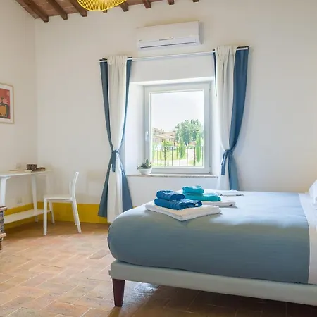 Tenuta La Santissima 3* San Rocco a Pilli