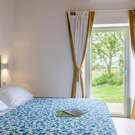 Tenuta La Santissima 3* San Rocco a Pilli
