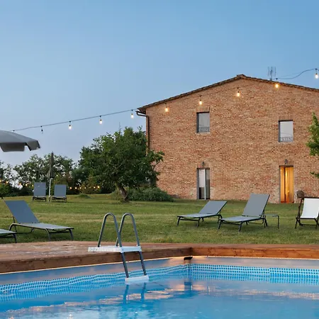 Tenuta La Santissima 3* San Rocco a Pilli