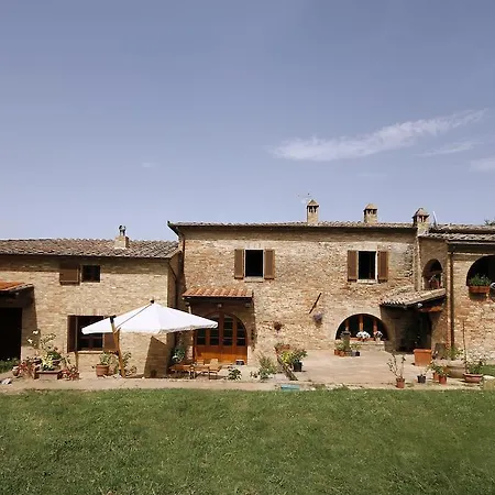 Tenuta La Santissima 3* San Rocco a Pilli