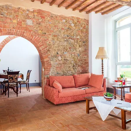 Tenuta La Santissima 3* San Rocco a Pilli