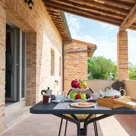 Bed & Breakfast Tenuta La Santissima San Rocco a Pilli